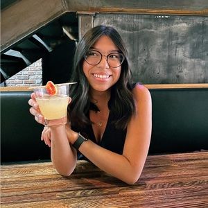 Meet your Posher, Linette